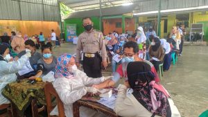 Vaksin Presisi Polsek Bojonggede Tahap 1 Untuk Warga Masyarakat Desa Bojongbaru