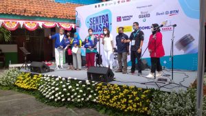 Danramil 02/TB Pantau Giat Vaksinasi Yang Diprakarsai Publik Figur Bersama Stasiun Televisi TV One dan ANTV