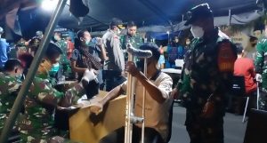 Serbuan Vaksinasi Koramil 01/TS Kodim 0503/JB Gelar Vaksinasi Malam Hari