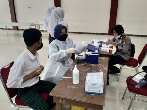 Gerakan Vaksinasi Merdeka Dosis 1 Sinovac Polsek Bojonggede Untuk Warga Perum Taman Raya Citayam Desa Rawapanjang