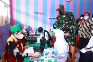 Kembali, Kodim 0608/Cianjur Gelar Serbuan Vaksin Pelajar di SMP 4