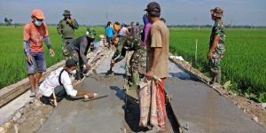 Dampak Betonisasi TMMD Reguler 112 Untuk Peningkatan Ekonomi, Warga Semakin Semangat Selesaikan Pekerjaan