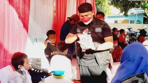 Cara Unik AKP Ferdo Alvianto Hilangkan Rasa Takut Kepada Para Peserta Khitanan Massal