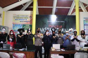 Tak Kehabisan Strategi, Polres Kendal Berdandan Horor Ala Demit Guna Menarik Warga Ikut Vaksin Malam – Malam