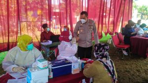 Gerakan Vaksinasi Merdeka Dosis 1 Sinovac Polres Metro Depok Polsek Bojonggede Untuk Warga Masyarakat Desa Waringinjaya Kec. Bojonggede