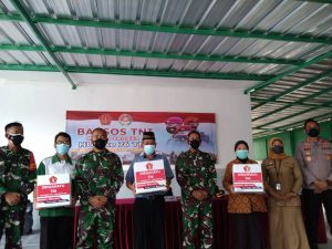 Sambut HUT TNI Ke-76, Dansubgar 0503/JB Gelar Baksos Untuk Warakawuri TNI, Duafa dan Masyarakat Terdampak Covid-19
