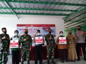 Sambut HUT TNI Ke-76, Kaskogartap I /Jakarta di wilayah Sub Kogartap 0503/JB Gelar Baksos Untuk Warakawuri TNI, Duafa dan Masyarakat Terdampak Covid-19