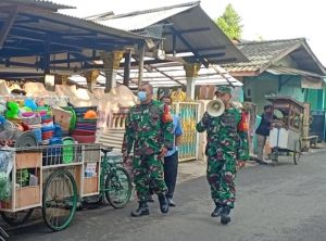 Woro-Woro Babinsa Penggilingan, Ajak Warga Vaksin
