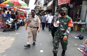 Sosialisasi PPKM Gencar Dilakukan Babinsa Koramil 02/TB Dalam Rangka Mencegah Penyebaran Covid-19
