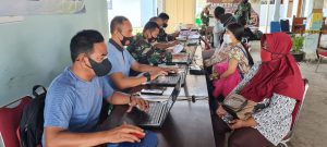 Sukseskan Percepatan Vaksinasi, Nakes RSAU dr. Siswanto Terus Semangat Berikan Vaksinasi