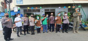 Kapolsek Tanjung Duren Bagikan Santunan Kepada Anak Yatim Korban Covid-19