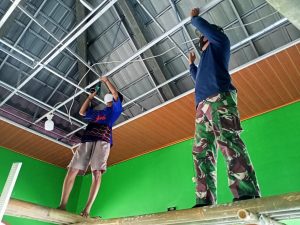 Sasaran Fisik Tambahan TMMD Reg 112 Kodim 0726/Sukoharjo, Pemasangan Plafon Masjid Khulafa’ar Rasyidin, Hari Ini Dikebut