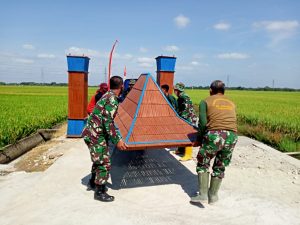 Sehari Lagi Ditutup, Berbagai Persiapan Peresmian Dilaksanakan di Lokasi TMMD Reguler ke 112 Kodim 0726/Sukoharjo di Desa Majasto