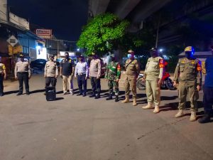 Himbauan Sosialisasi PSBB dan Sosial Distancing, Babinsa Koramil 02/TB Bersama Tiga Pilar Gelar Patroli Wilayah