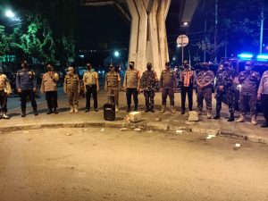 Antisipasi Penyebaran Covid-19, Babinsa Koramil 02/TB Bersama Tiga Pilar Gelar Patroli Wilayah