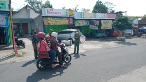 Babinsa Ampel Terus Ingatkan Warganya Demi Tingkatkan Kedisiplinan