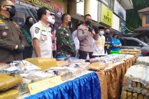 299 Kg Ganja dan 27.1 Kg Sabu di Musnahkan Satuan Reserse Narkoba Polres Metro Jakarta Barat