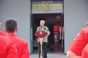 Kepala Kantor Wilayah Kementerian Hukum dan HAM Banten Pimpin Apel Pagi di Rutan Kelas I Tangerang