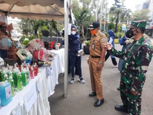 Sambut Hari Sumpah Pemuda Sudin PPKUKM Gelar Bazar Murah di Wilayah Binaan Koramil 02/TB