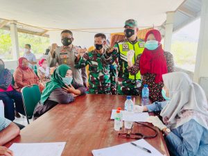 Dandim 1628 Pantau Serbuan Vaksinasi di Desa Kerta Sari
