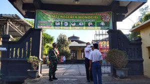 Babinsa Koramil 04/Nguntoronadi Monitoring PTM Yang Dilaksanakan