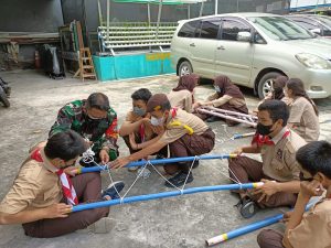 Danramil 02/TB Berikan Materi Pelatihan Saka Wira Pramuka Kepada Siswa SMA