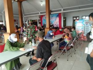Dampingi Vaksinasi Covid-19, Ini Harapan Serda Sujoko
