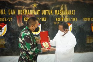 Silatuhrohmi Bupati Kabupaten Bekasi di Makorem 051/Wkt