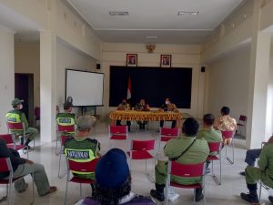 Babinsa Kemlayan Hadiri Rapat Evaluasi Kerja Limas