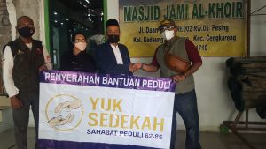 Tim Yuk Sedekah Sahabat Peduli 82#85 Kembali Menyalurkan Sumbangan Bantuan ke Masjid Al Khaer, di RW 05 Pesing Kedaung Kaliangke, Cengkareng Jakarta Barat