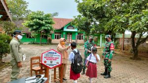 Upaya Cegah Penyebaran Covid 19 Babinsa Sasar Para Pelajar