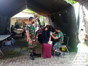 Sinovac dan Astra zeneca Tervaksin 168 di Serbuan Vaksinasi Koramil 01/Ts Kodim 0503/JB
