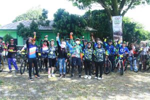 Ratusan Komunitas Sepeda Meriahkan Komsos Kreatif Kodim 0608/Cianjur dalam Gowes Bareng