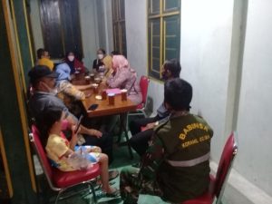 Tingkatkan Rasa Kebersamaan, Babinsa Keprabon Hadiri Rakor TPKK di Wilayahnya