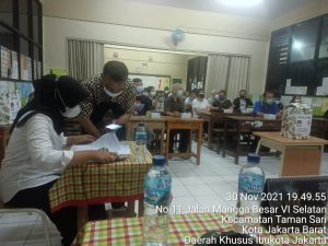 Babinsa Koramil 01/Ts, Serka Agus Priyono Monitoring Pemilihan Ketua LMK
