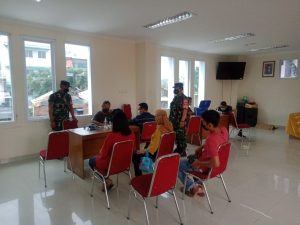 41 Orang Tervaksin Dalam Serbuan Vaksinasi TNI Yang Di Gelar Koramil 02/TB di Jembatan Besi