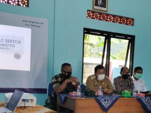 Terapkan Protkes Secara Ketat, Kapten Cba Suparna Hadiri Lokmin Linsek Puskesmas Tiryomoyo I