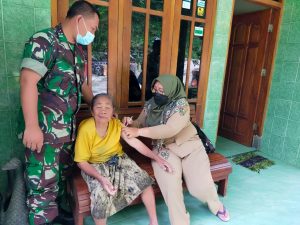 Puluhan Warga Talakbroto Didatangi Langsung Petugas