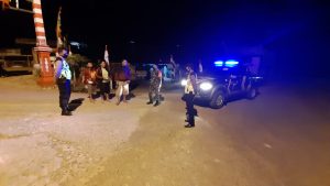 Selain Patroli Keamanan, Anggota Koramil Dan Polsek Karangtengah Himbau Warga Terapkan Protkes