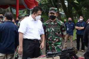 KASAD Uji Senjata Pindad