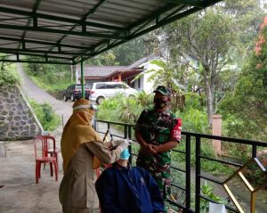 Serma Slamet Dampingi 15 Peserta Seleksi Kompetensi PPPK Guru Ikuti Rapid Tes Antigen