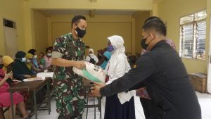 Kunjungi Griya PMI Peduli Dan Yaketuntra, Dandim 0735/Surakarta Berikan Bantuan Beras Dan Paket Sembako
