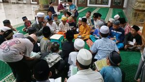 Kapolsek Kembangan Kompol H Khoiri Mengadakan Pengajian Rutin Setiap Jum’at Kepada Para Remaja di Masjid