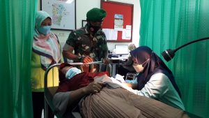 Sukseskan Program Pemerintah, Babinsa Koramil 11/Manyaran Berikan Pendampingan Pelayanan KB
