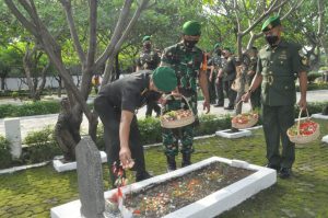 Korem 051/Wkt Tabur Bunga Jelang Hari Juang Kartika Ke-76