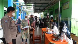Polsek Tambelang Gelar Vaksinasi Presisi Serentak Untuk Anak Usia 6-12 Tahun di Wilkum Polsek Tambelang-Polres Metro Bekasi