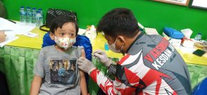 Kolaborasi Koramil 06/Cakung, Puskesmas dan Polkes Matraman Gelar Vaksin Usia 6-11 Tahun