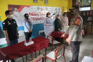 Kapolresta Bandara Soetta Mengadakan Vaksinasi di SDN Rawa Kompeni
