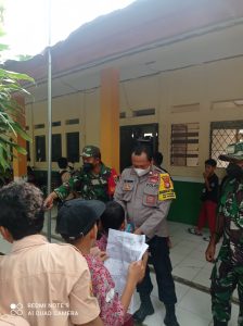 Polsek Tambelang Gelar Vaksinasi Presisi Serentak untuk Anak Usia 6-12 Tahun di SDN 01 Sukadaya