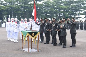 Kasad Melantik dan Mengambil Sumpah 999 Perwira Lulusan Diktukpasus TNI AD